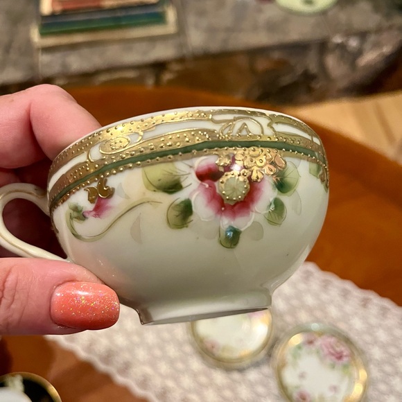PAIR of Antique Porcelain Hand Painted Japanese Tea Cups and Saucers - Picture 9 of 10